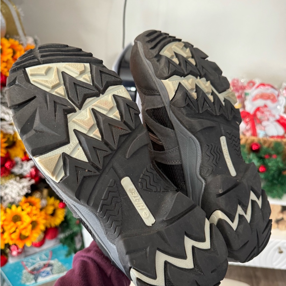 HI-TEC Ravus mid hiking boots ✨ - Picture 14 of 14